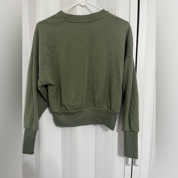 Old Navy preowned Teen XS loose fit green sweatshirt - Picture 2 of 4